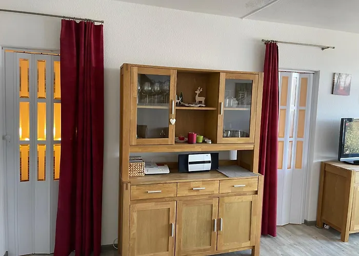 Wohnunghahnenkleeld