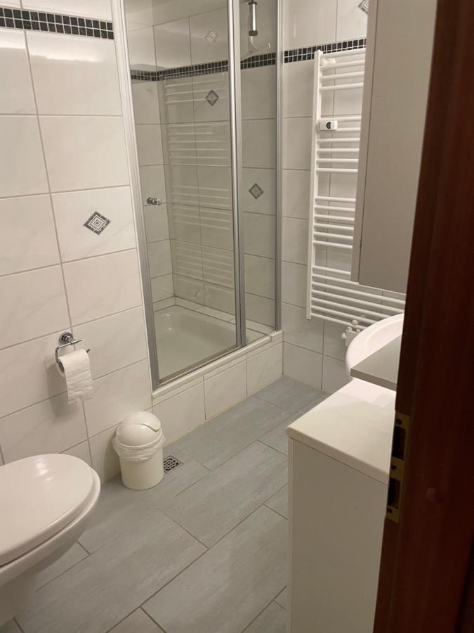 Apartment Wohnunghahnenkleeld